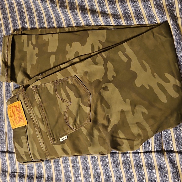 Levi's 711 - Picture 4 of 4